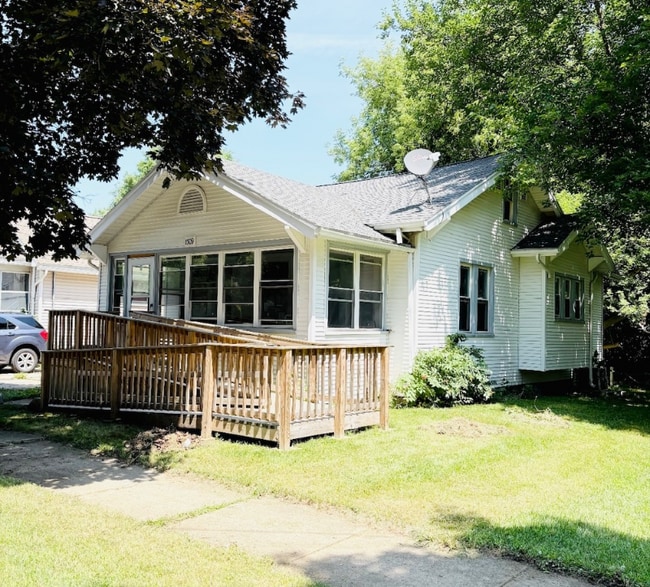 property at 1309 Woodbridge St