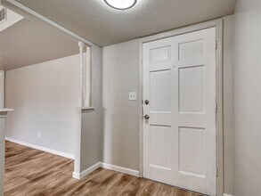 1725 E Lindsey St in Norman, OK - Building Photo - Building Photo