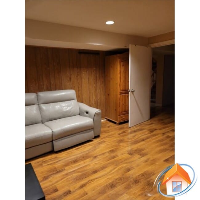 24 Cliffwood Rd in Toronto, ON - Building Photo - Building Photo