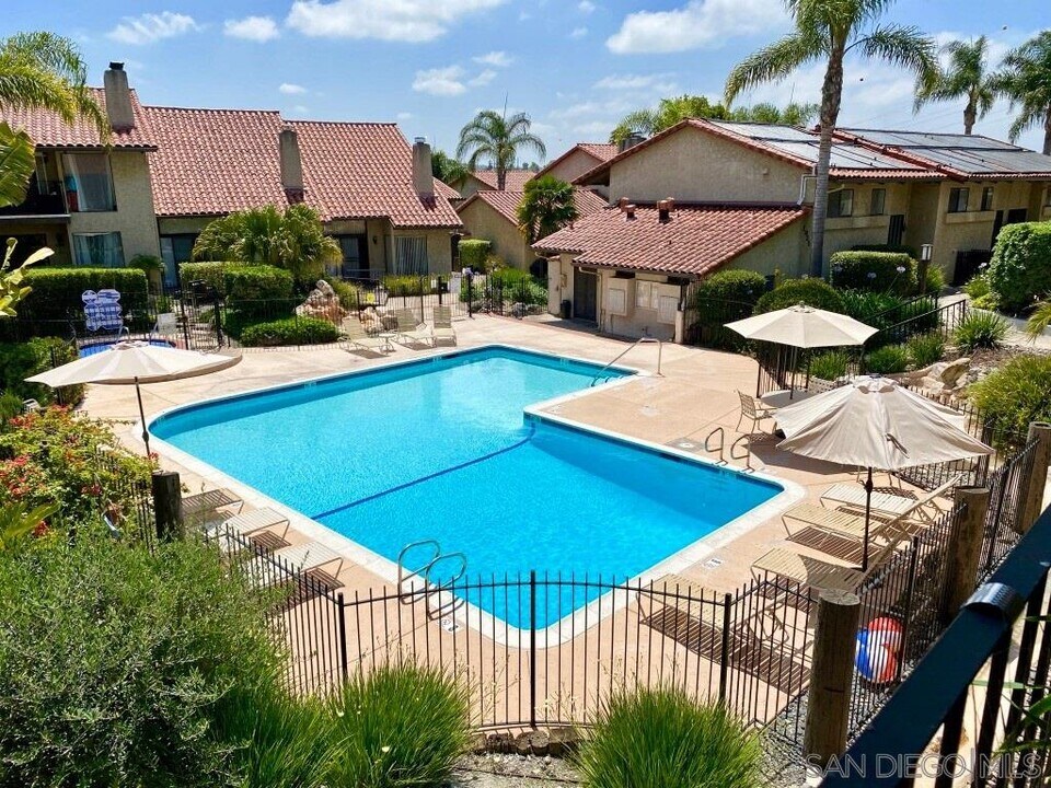 1905 Alga Rd in Carlsbad, CA - Building Photo