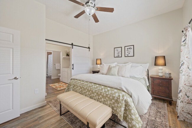 6166 Imperial Loop Dr