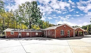 property at 2717 Friendly Ave