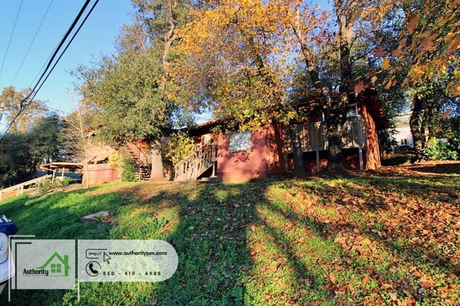 1531 Mussel Shoals Ave in Shasta Lake, CA - Building Photo - Building Photo