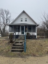 2404 Trenton St in Hopewell, VA - Building Photo