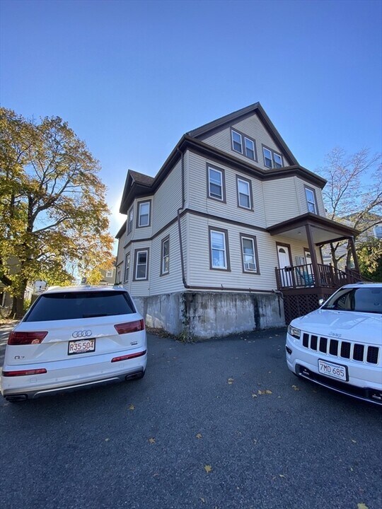 253 Whitwell St in Quincy, MA - Building Photo