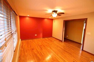 2 Bushwick St in Melville, NY - Building Photo - Building Photo