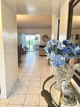 1015 Country Club Dr in Margate, FL - Building Photo - Building Photo