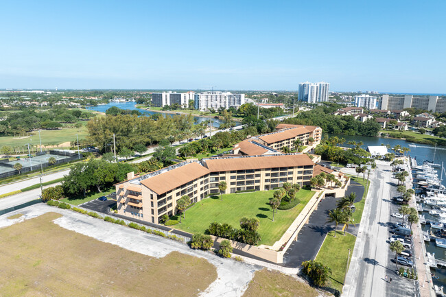 Marina Bay South in North Palm Beach, FL - Building Photo - Building Photo