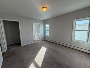 112 Columbia St in Adams, MA - Building Photo - Building Photo