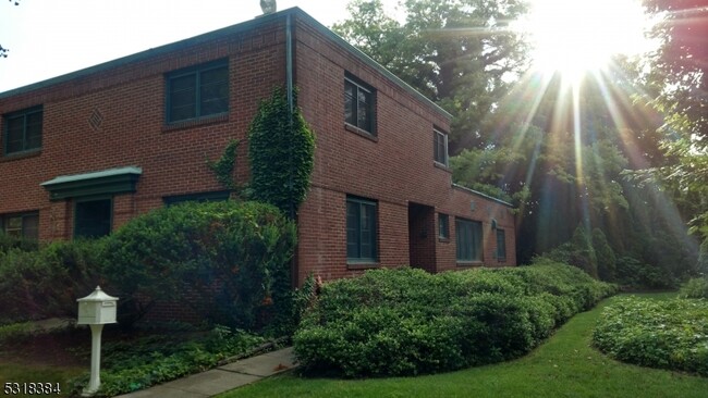 225 Hardwick St in Belvidere, NJ - Foto de edificio - Building Photo