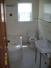 1320 Cranston St, Unit 1st floor in Cranston, RI - Building Photo - Building Photo