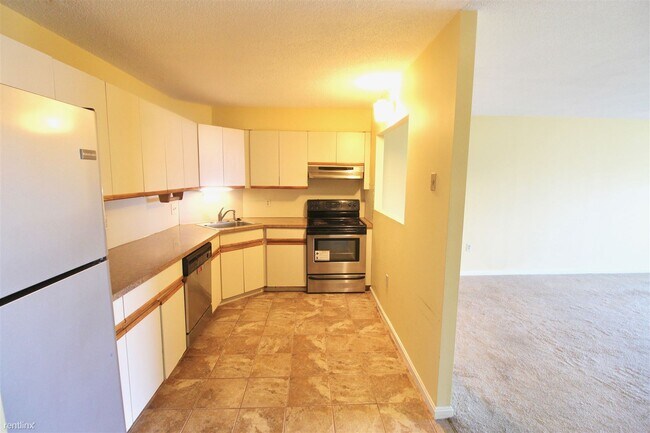 131 Coolidge Ave-Unit -Apt 622 in Watertown, MA - Building Photo - Building Photo