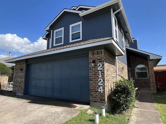 2124 Avignon Dr in Carrollton, TX - Building Photo