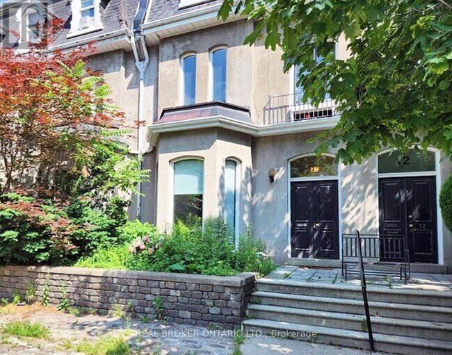 11-111 Clarence Square