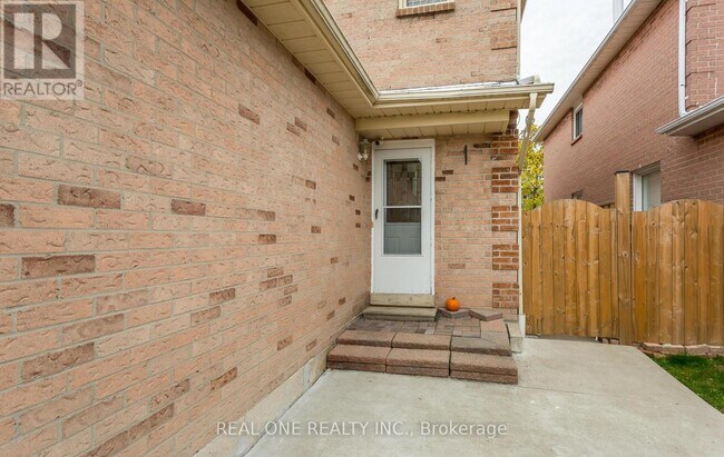 5070 Rising Star Ct in Mississauga, ON - Building Photo - Building Photo