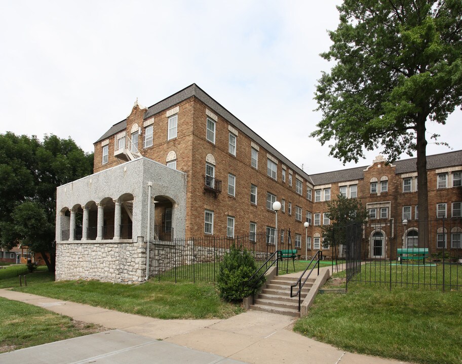 The Avon in Kansas City, MO - Building Photo