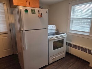 14 Strafford Pl in Westwood, MA - Building Photo - Building Photo