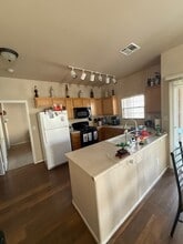 3805 Juno Beach St, Unit 204 in Las Vegas, NV - Foto de edificio - Building Photo