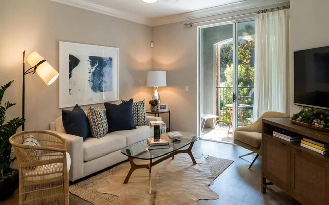 Amerige Pointe in Fullerton, CA - Foto de edificio - Building Photo