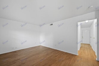 616 Moore St in Garland, TX - Foto de edificio - Building Photo