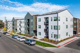 Pascal Gardens Apartments in Denver, CO - Building Photo - Building Photo