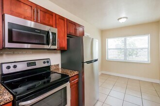 1511 NE 205th Terrace in Miami, FL - Building Photo - Building Photo