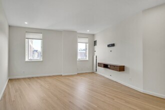 19 Wiget St in Boston, MA - Building Photo - Building Photo