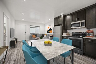 451 Coronado Terrace in Los Angeles, CA - Building Photo