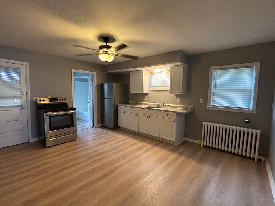 48 Ontario St, Unit 1F in Cohoes, NY - Building Photo