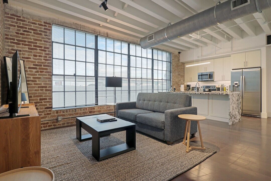 822 Howard Ave in New Orleans, LA - Building Photo