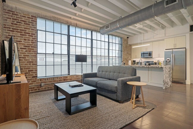 822 Howard Ave