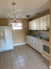 2015 NW 28th St in Oakland Park, FL - Building Photo - Building Photo