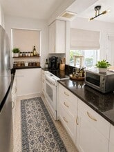 40 Salamanca Ave in Coral Gables, FL - Building Photo - Building Photo