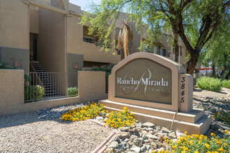 Rancho Mirada Condominiums in Phoenix, AZ - Building Photo - Building Photo