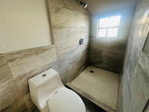 3010 NW 95th Terrace in Miami, FL - Building Photo - Building Photo