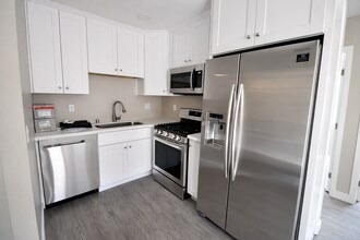 5056 Rockford Dr in San Diego, CA - Building Photo - Building Photo