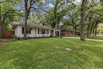1404 Bluebonnet Trail in Arlington, TX - Building Photo - Building Photo