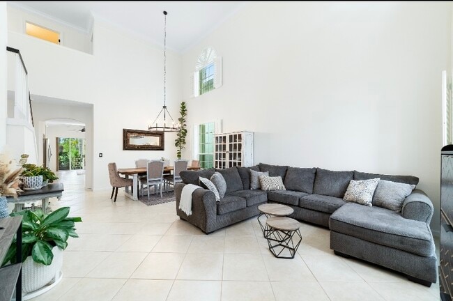 4015 NW Deer Oak Dr in Jensen Beach, FL - Building Photo - Building Photo