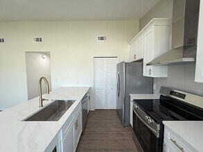 200 Pensacola Beach Rd in Gulf Breeze, FL - Building Photo - Building Photo