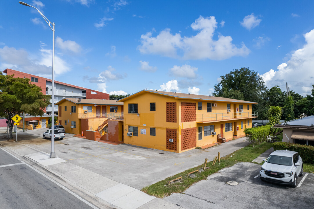 2960 W Flagler St in Miami, FL - Building Photo