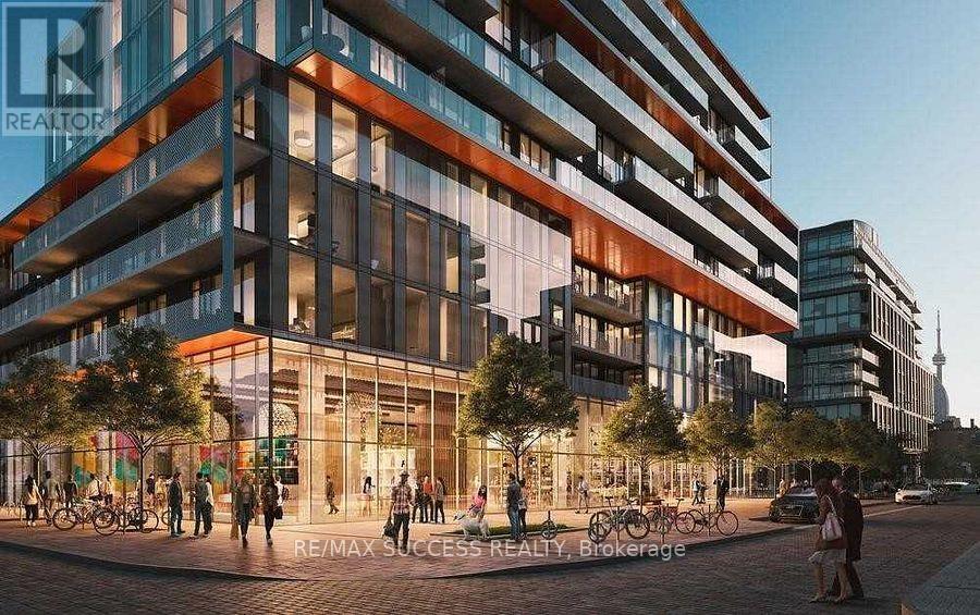 35-S135 Rolling Mills Rd in Toronto, ON - Building Photo