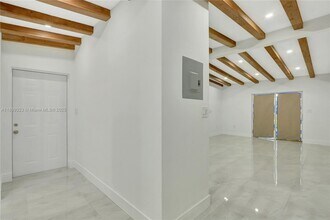 2501 NW 21st St in Fort Lauderdale, FL - Building Photo - Building Photo