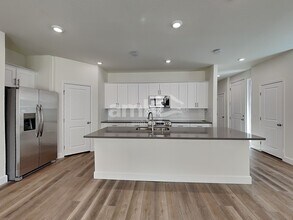 10395 Bishops Cap St in Las Vegas, NV - Building Photo - Building Photo