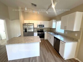 18443 W Mission Ln in Waddell, AZ - Foto de edificio - Building Photo