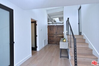 13413 Bayliss Rd in Los Angeles, CA - Building Photo - Building Photo