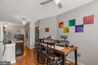 1815 Bainbridge St in Philadelphia, PA - Building Photo - Building Photo