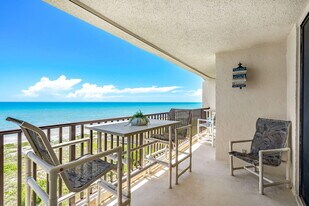 1890 N Atlantic Ave in Cocoa Beach, FL - Building Photo