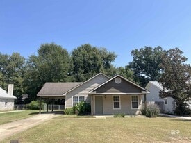 13 Burlington Dr in Fairhope, AL - Building Photo