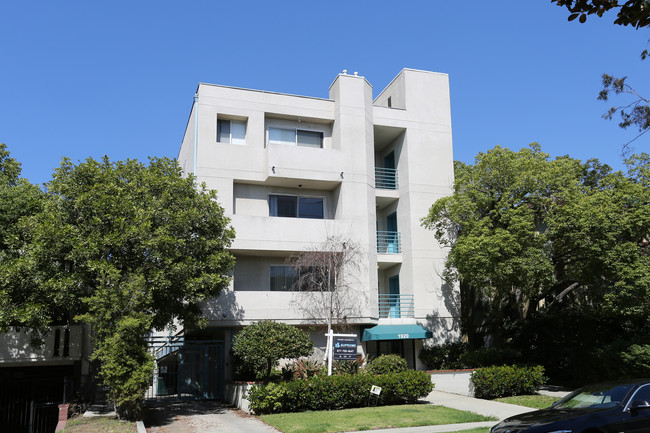 1920 Overland Ave in Los Angeles, CA - Building Photo - Primary Photo