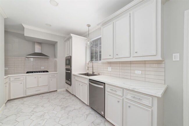 property at 1516 Park St